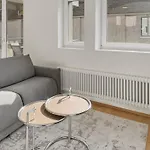 Apartment 1br With Balcony - West 13 *