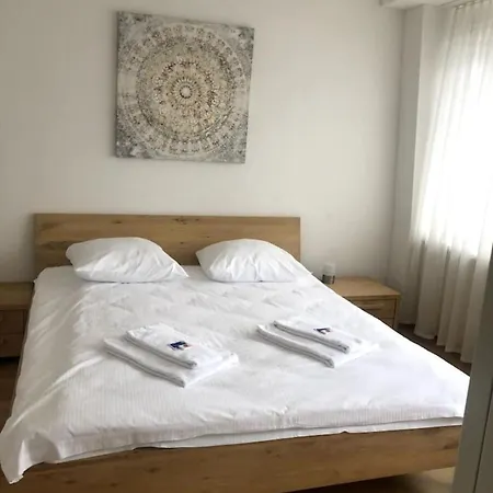 1br With Balcony - West 13 דירה *