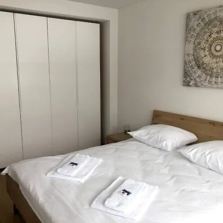 Apartment 1br With Balcony - West 13 *