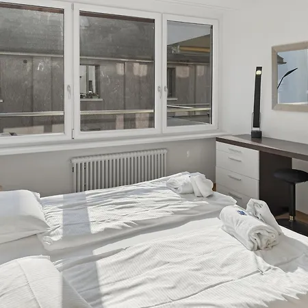 1br With Balcony - West 13 Zürih