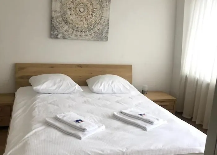 1br With Balcony - West 13 Appartement *