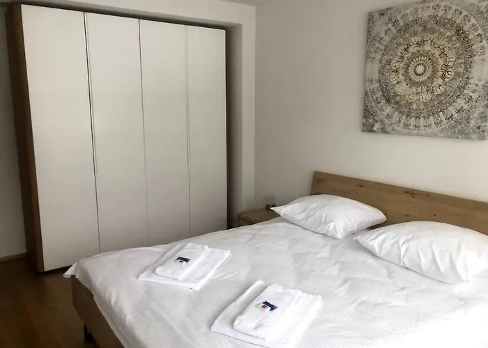 Appartement 1br With Balcony - West 13 *