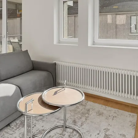 דירה 1br With Balcony - West 13 *
